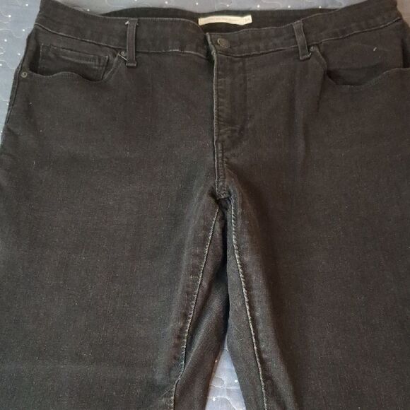 Levi's Women's Black Classic mid rise skinny Jeans size 34 - Picture 2 of 5